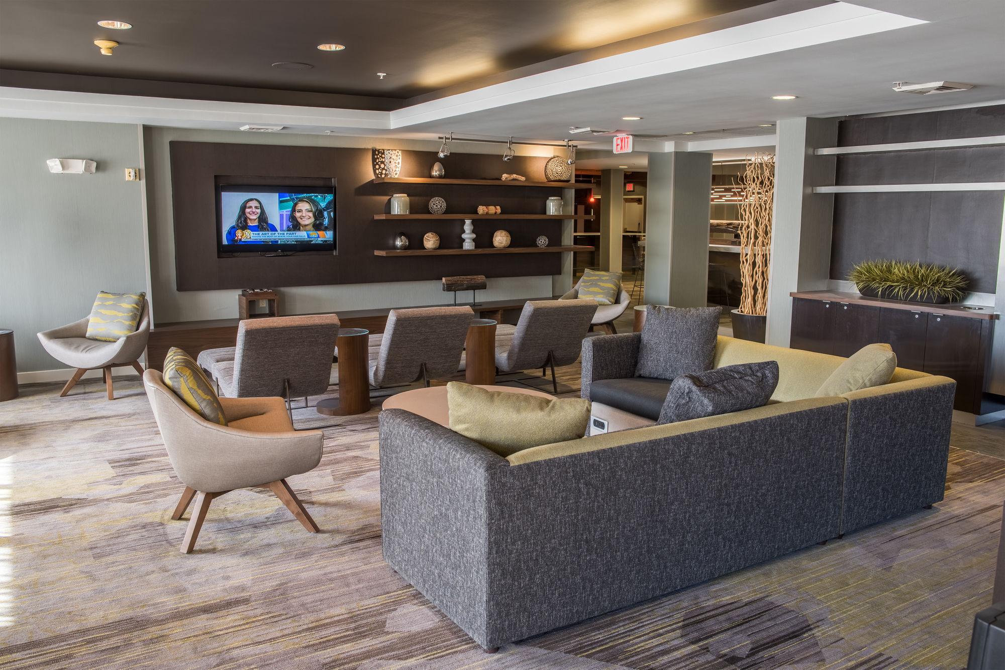 Отель Courtyard By Marriott Норидж Экстерьер фото