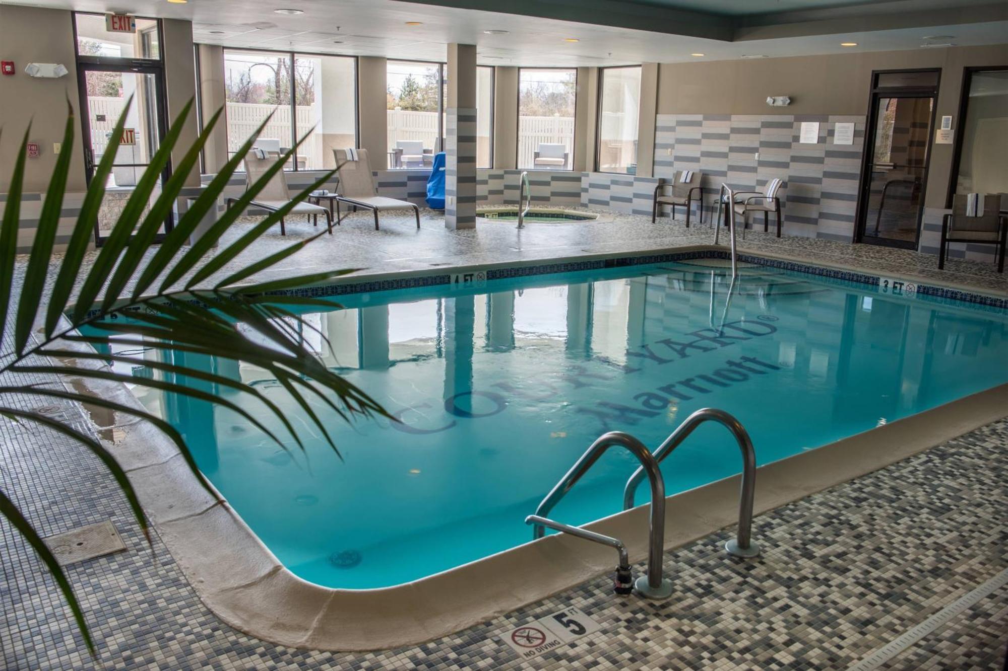 Отель Courtyard By Marriott Норидж Экстерьер фото