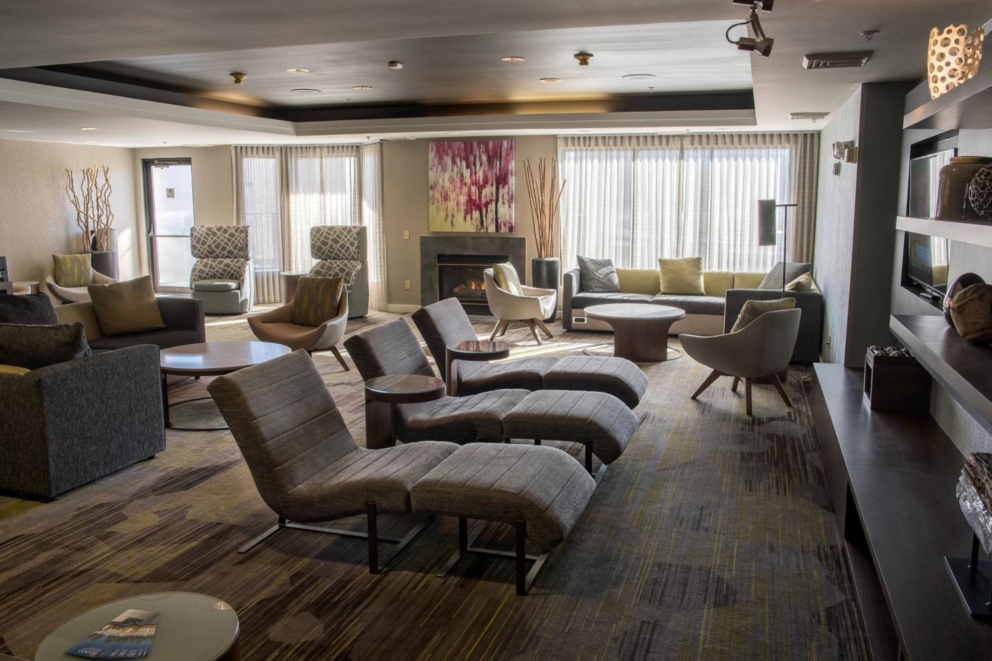 Отель Courtyard By Marriott Норидж Экстерьер фото