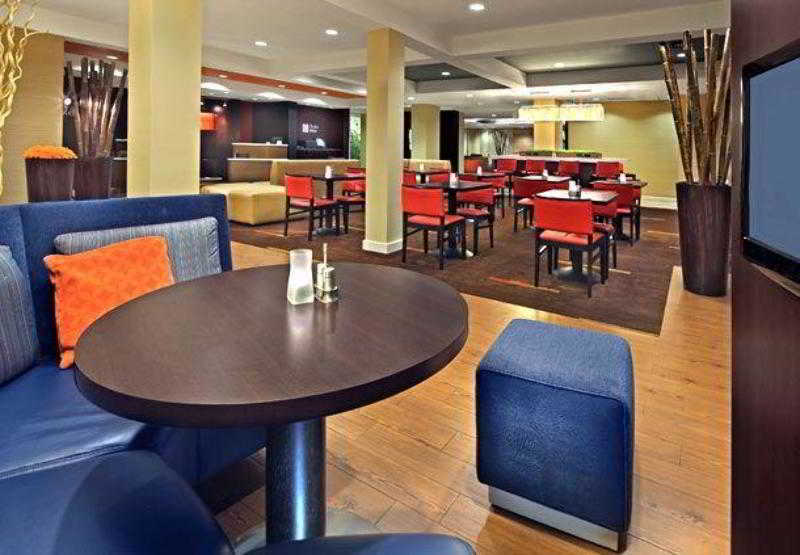 Отель Courtyard By Marriott Норидж Экстерьер фото
